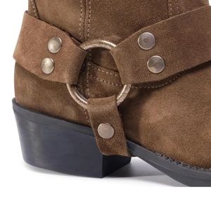 NIB never worn BRONX  Musketeers Boots